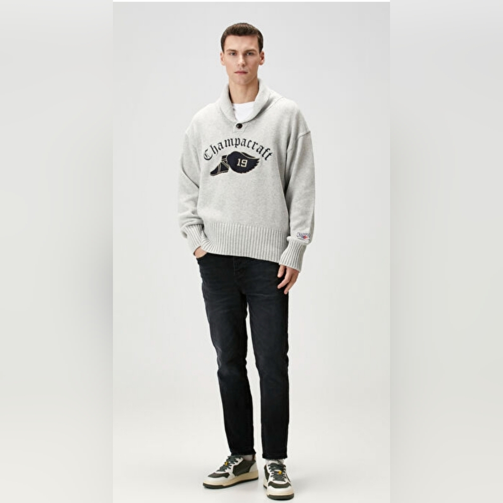 LIMITED EDITION  Champion Shawl Sweater With Embroidery